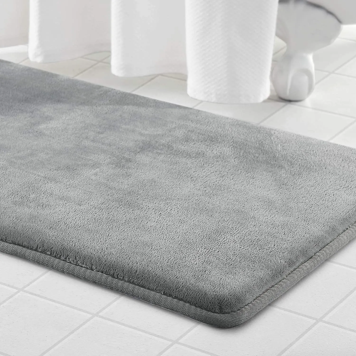 Genteele Memory Foam Bath Mat Non Slip Absorbent Super Cozy Velvet Bathroom Rug Carpet (22 inches X 36 inches, Beige)